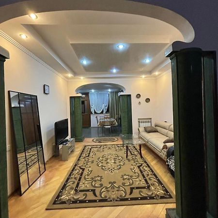 Apartment On Sanapiro Tbilisi Exteriér fotografie
